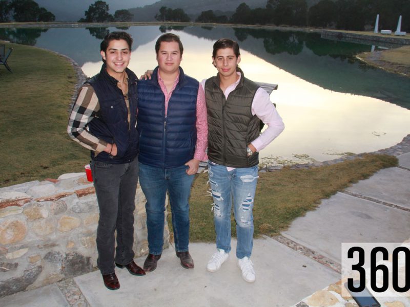 Jesús González Sepúlveda, Emiliano Padilla Uribe y Mario Dávila Cornejo organizaron una gran fiesta para celebrar sus 18 años de vida en Terra Serena.