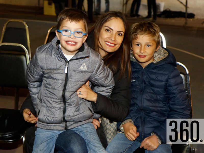 Andrés Garza, Pilar Mendoza y Alex Garza.