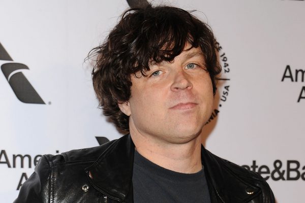 Varias mujeres declararon que Ryan Adams les pedía favores sexuales a cambio de apoyarlas en sus carreras artísticas