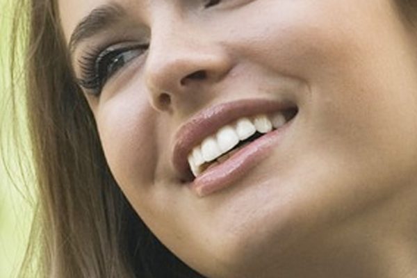 BLANQUEA TUS DIENTES CON INGREDIENTES CASEROS