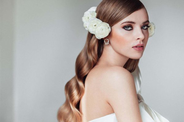 Crisanto Blanco, director de peluquería de la Valmont Barcelona Bridal Week da las claves esenciales en las tendencias que se imponen las próximas temporadas sobre el cabello de las novias.