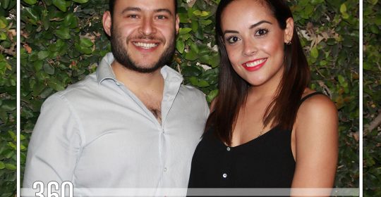 La pareja disfrutó de una despedida organizada por sus amigos