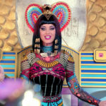El rapero Marcus Gray acusó a Katy Perry de plagiar su canción de rap cristiano "Joyful Noise" en su tema "Dark Horse"; el jurado le dio la razón.