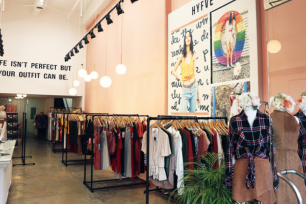 Para cualquiera que esté pensando en iniciar un nuevo negocio en ropa de mujer o en busca de un proveedor confiable, la respuesta más definitiva será buscar HYFVE