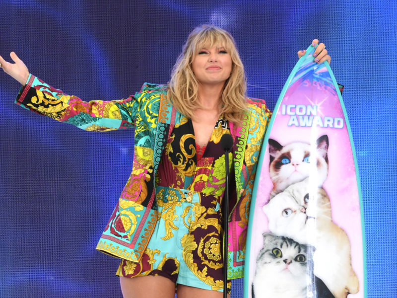 La cantante Taylor Swift lanzará su álbum "Lover" el próximo 23 de agosto, que incluirá 18 temas, cuatro ediciones deluxe e incluso se habla de colaboraciones con Katy Perry y Ariana Grande.