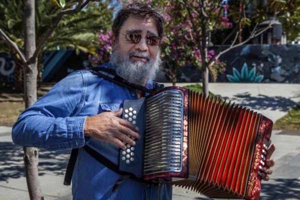 Celso Piña muere