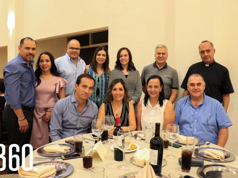 PARROQUIA SANTA MARÍA REINA DE LOS APÓSTOLES CELEBRA CON CENA