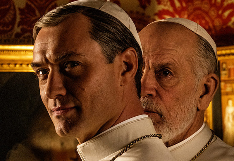 The new pope y desnudo Jude Law