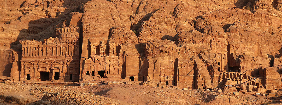 Jordania, Petra, Las tumbas reales