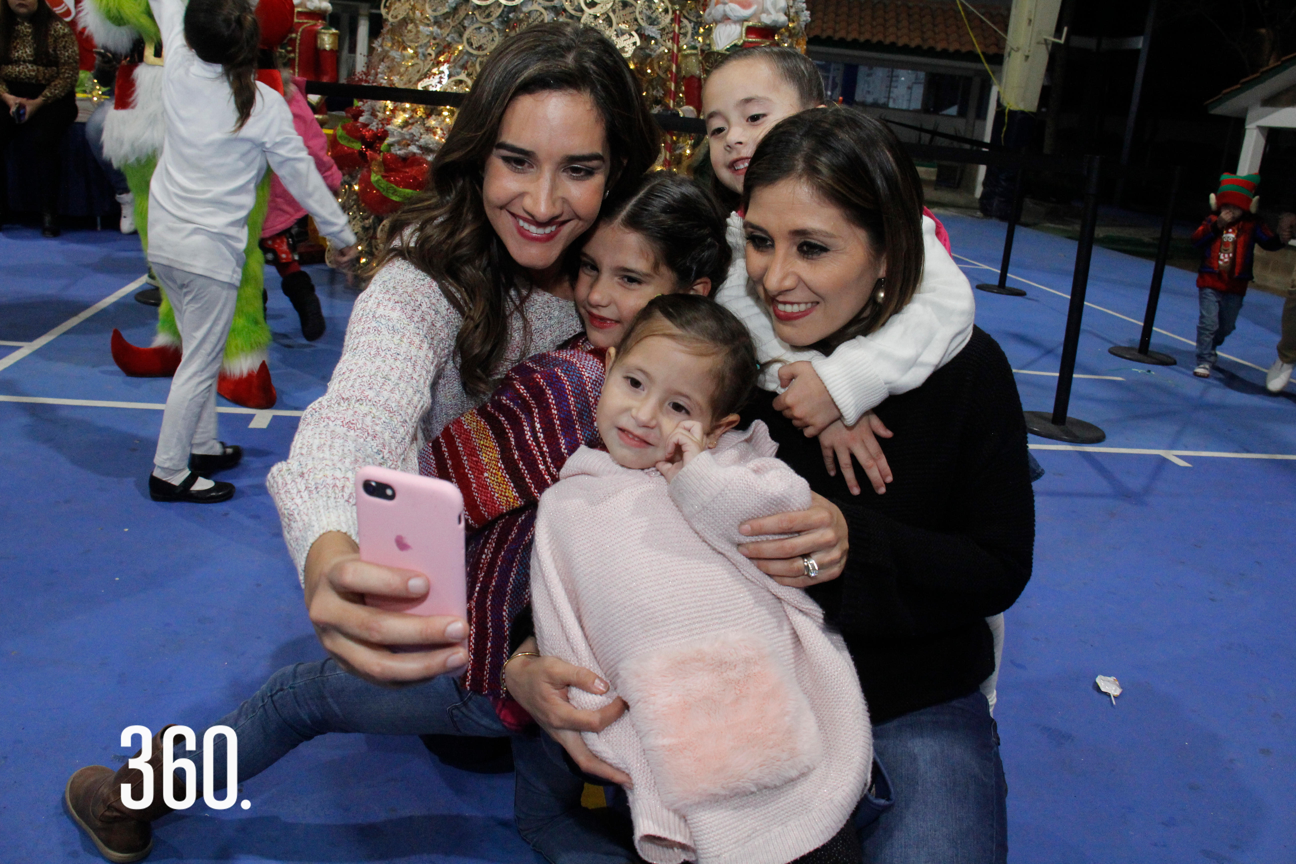 Encendido del pino navideño en el COLAM - Saltillo360