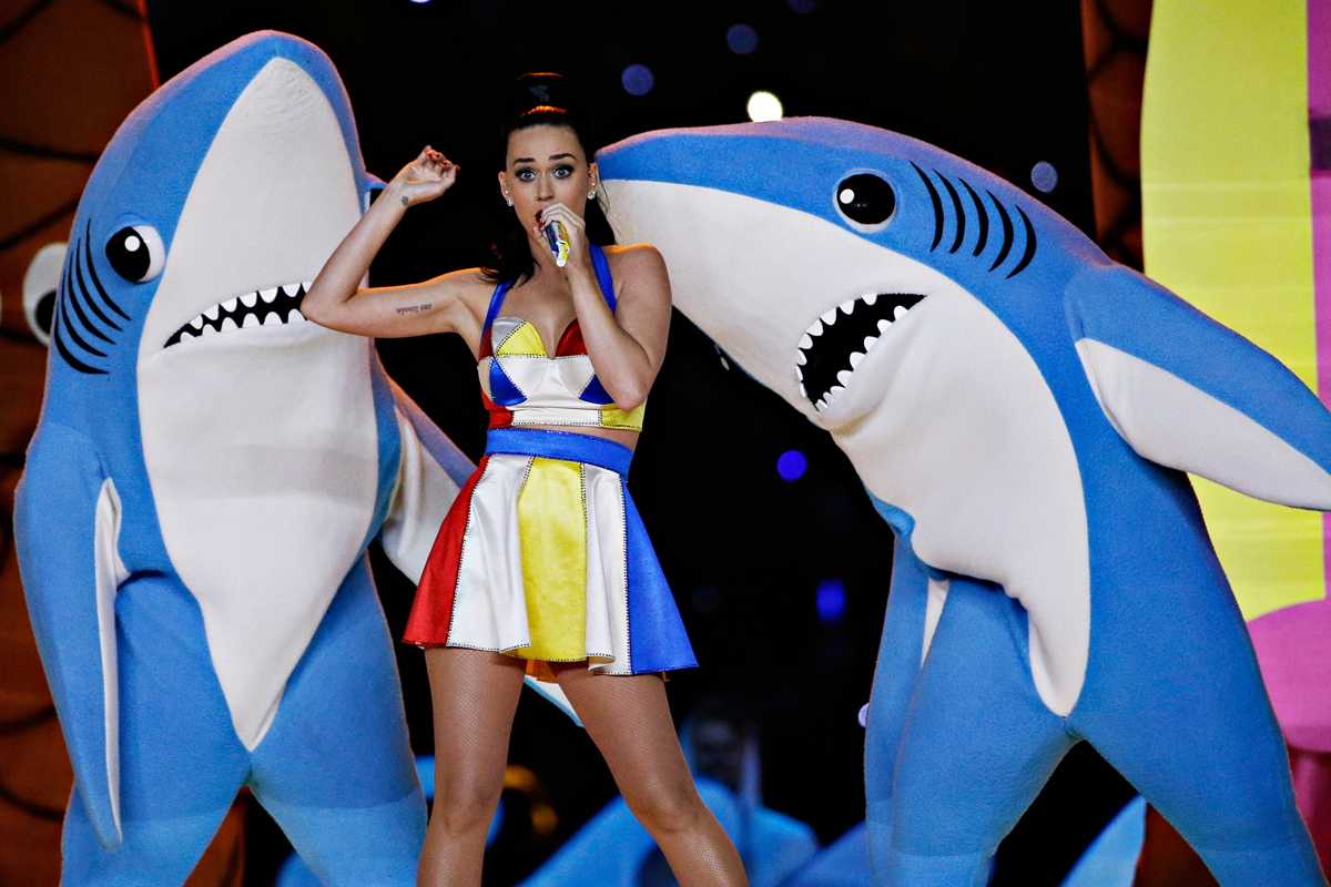 Desde Prince hasta Katy Perry, grandes artistas se han presentado durante el medio tiempo de la final de la NFL.