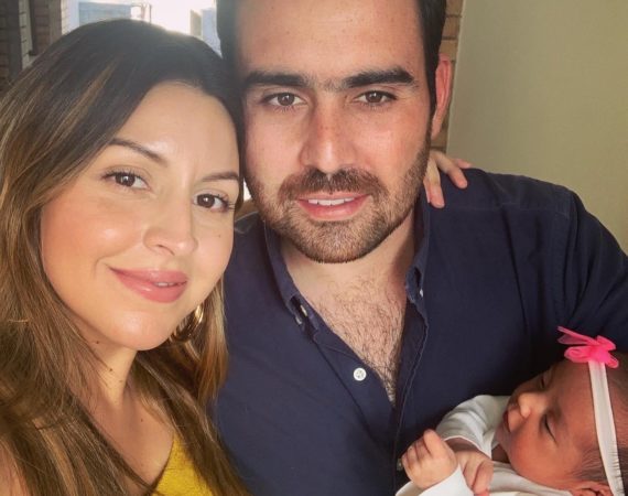 Roberta con sus papas