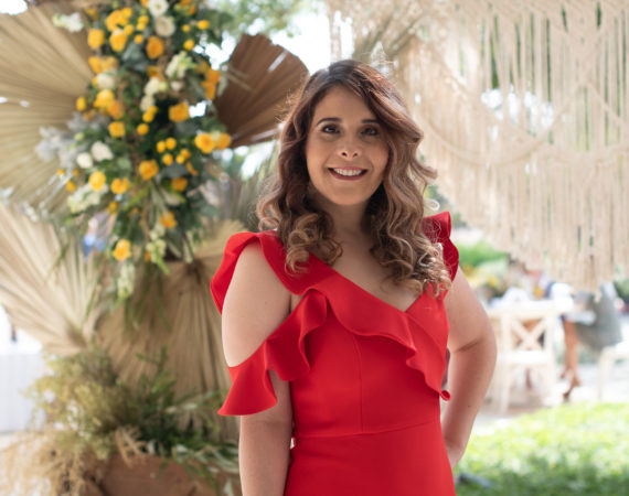 Romina Obando está próxima a casarse.