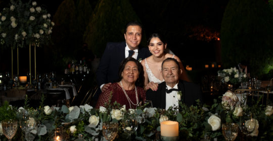 Los novios celebraron con sus familiares más queridos.