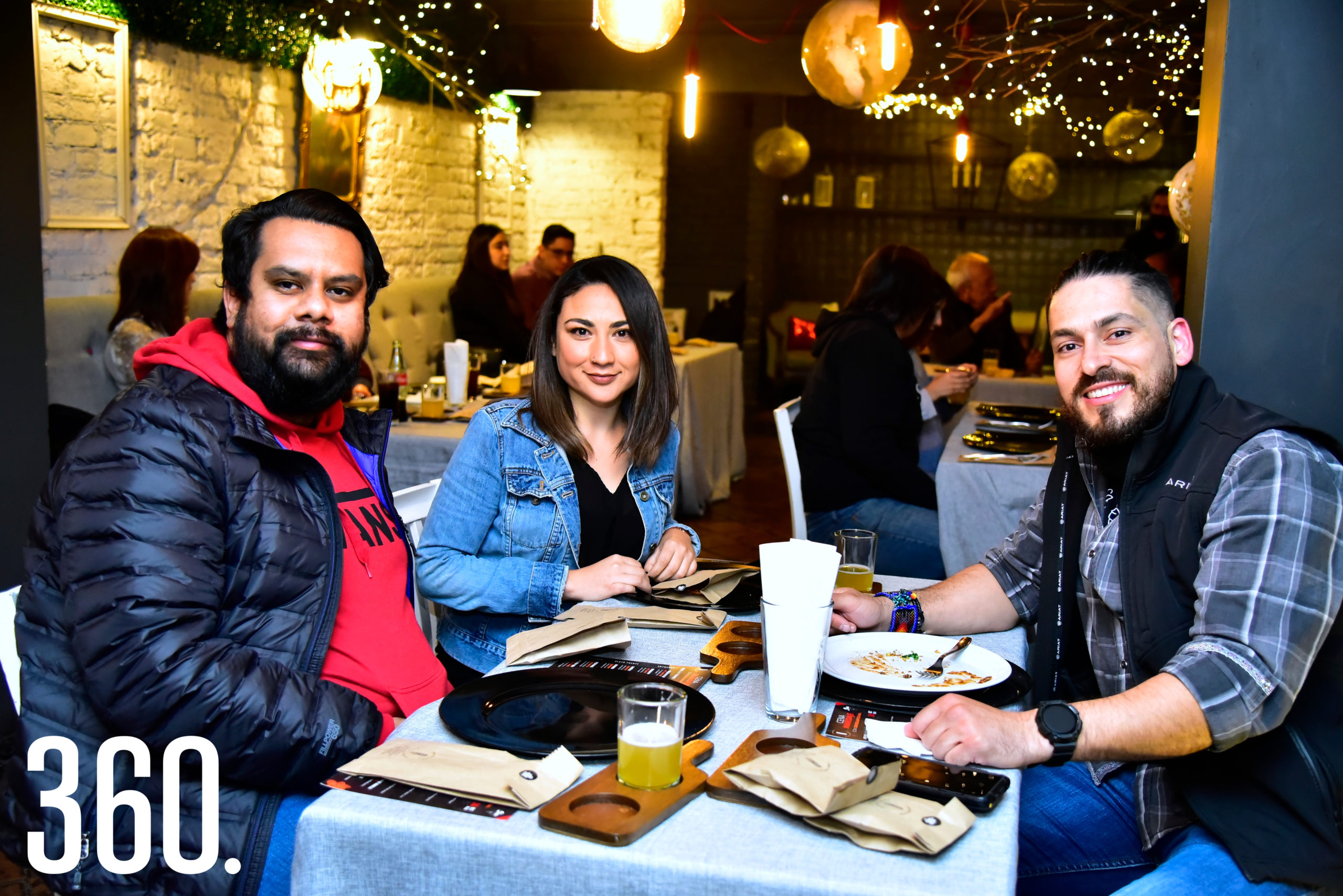 Jorge Cano, Sandy Vásquez y Jorge González.