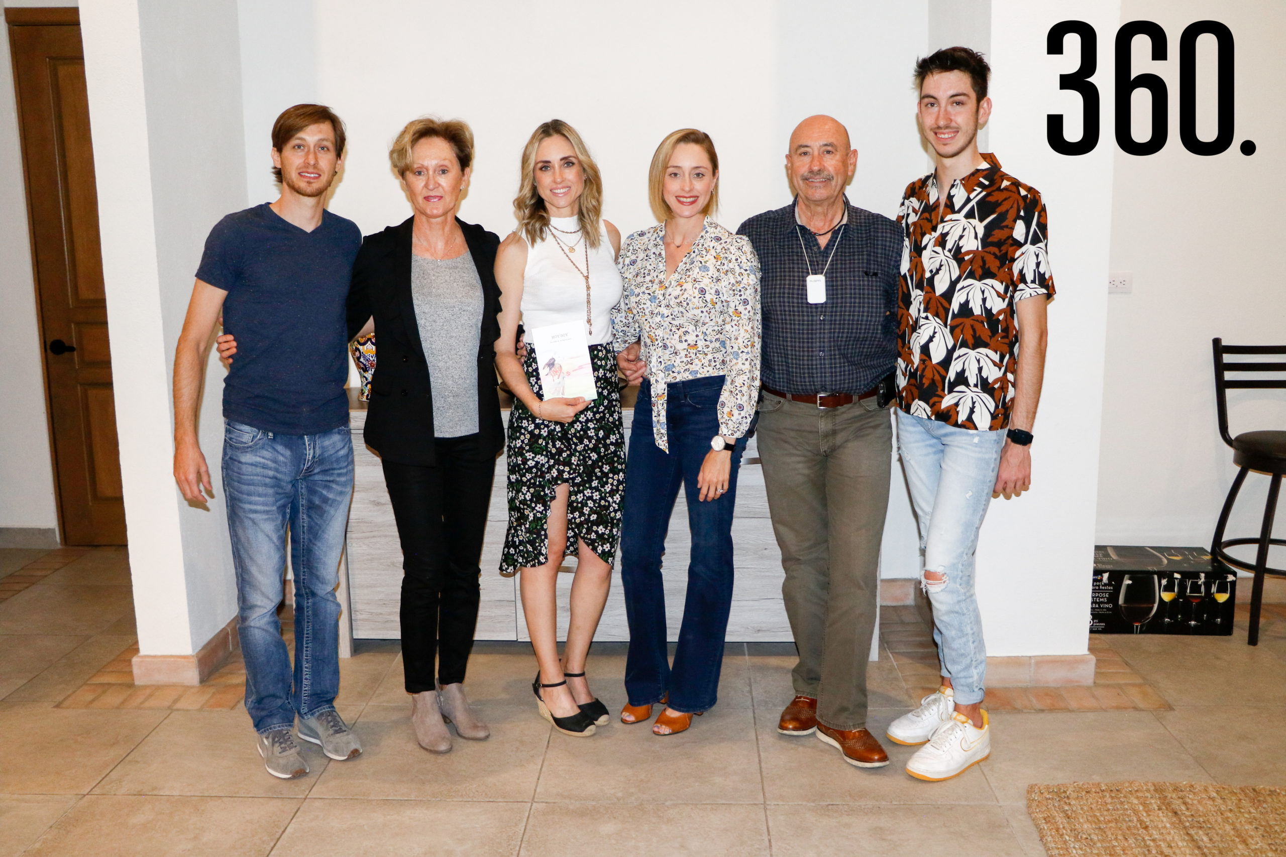 Sofía con sus hermanos y padres, Juan Eugenio de Nigris, Merete Roed, Cristina de Nigris, Juan de Nigris y Julián de Nigris.