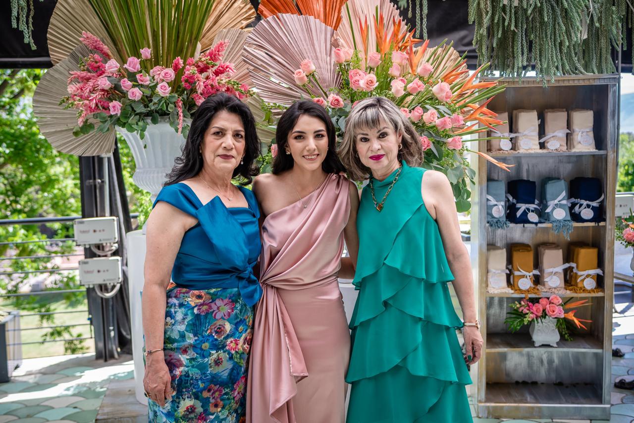 María Elena Vázquez, Paola Rodríguez y Laura Patricia García.