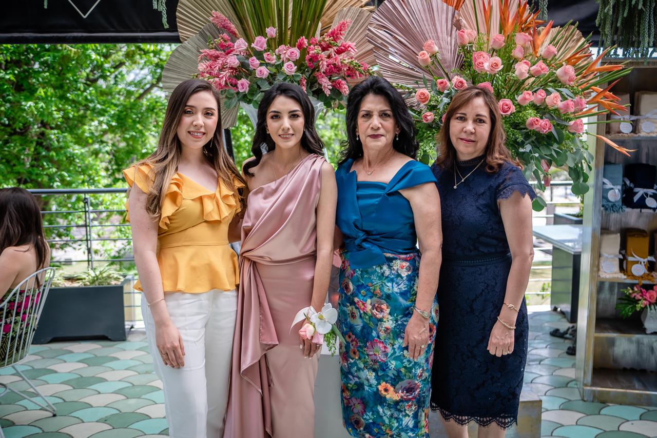 Ale Sandoval, Paola Rodríguez, María Elena Vázquez y Blanca Contreras.