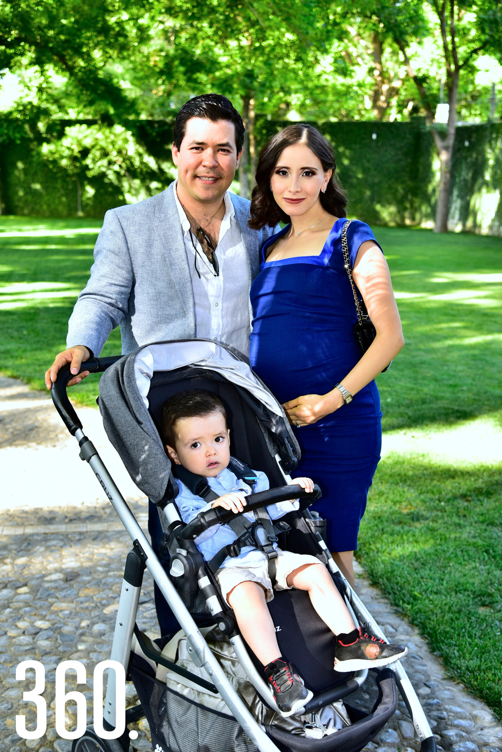 José Roberto López, Mariana Bueno y José Daniel López Bueno.