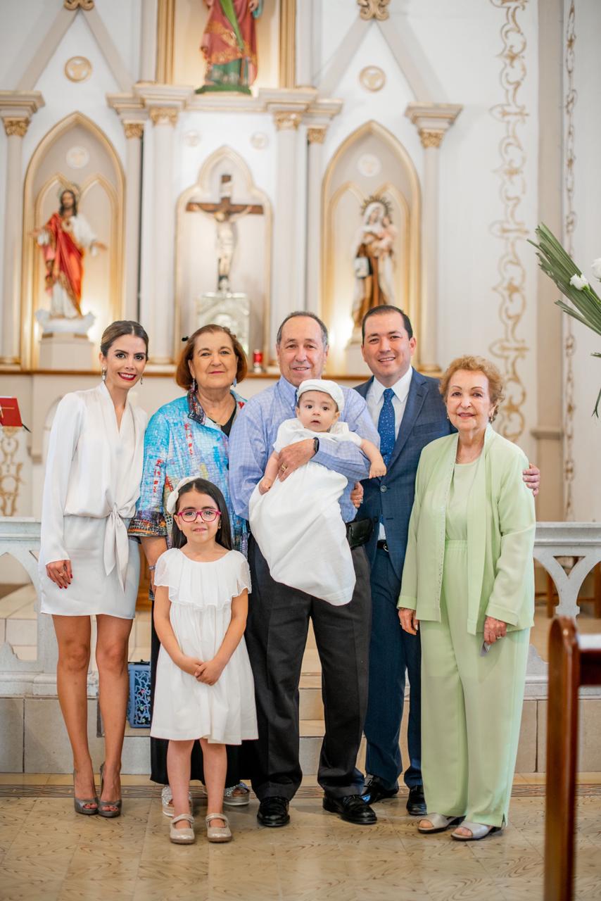 Eduardo López Alanís, paloma de López, Rosaelva Alanís de López, Eduardo López González, Sarah Rdz de López, Elisa López Rdz y Eduardo López Rdz.