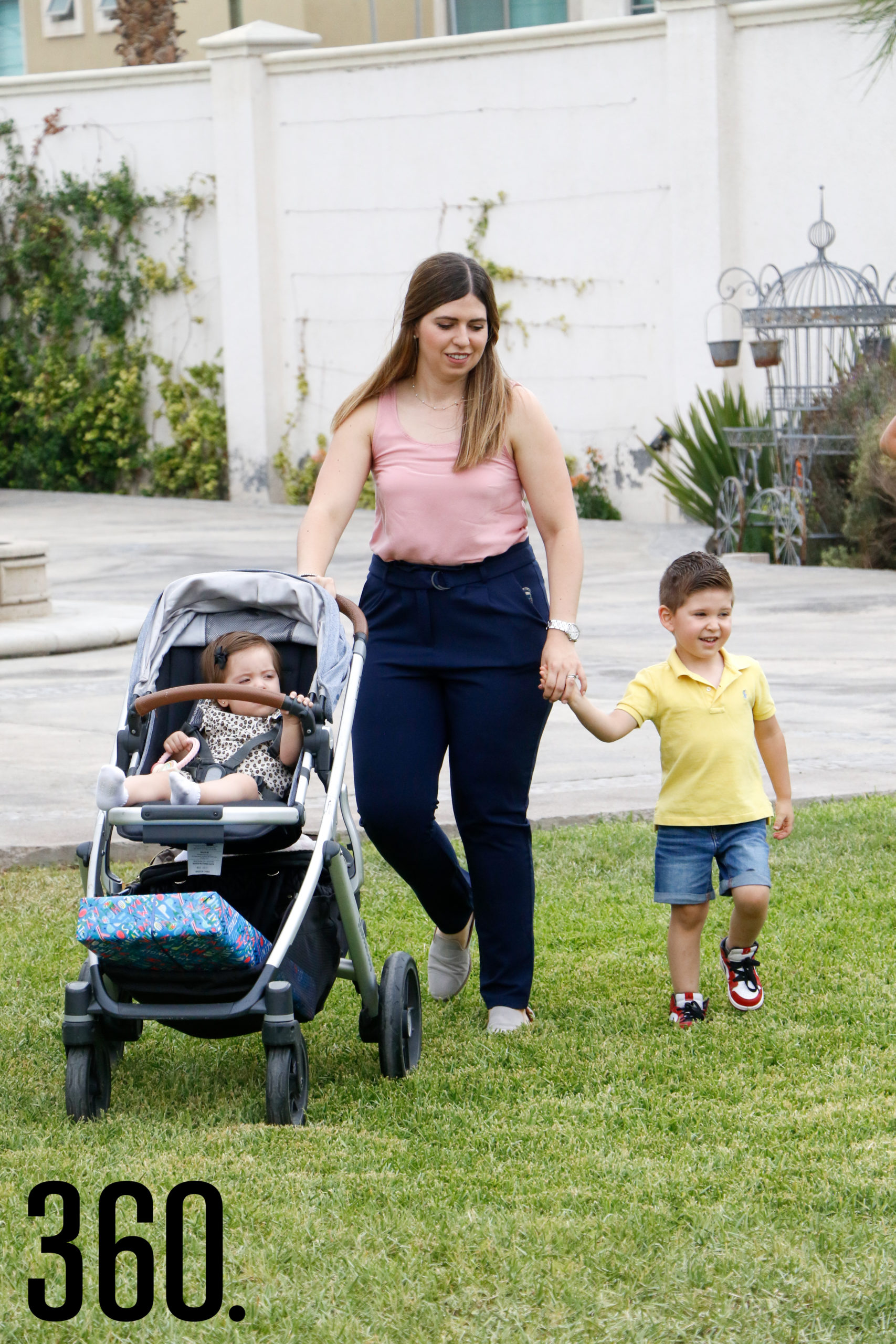 Ana Lucía Peart, Ana María y Roberto Rendón.