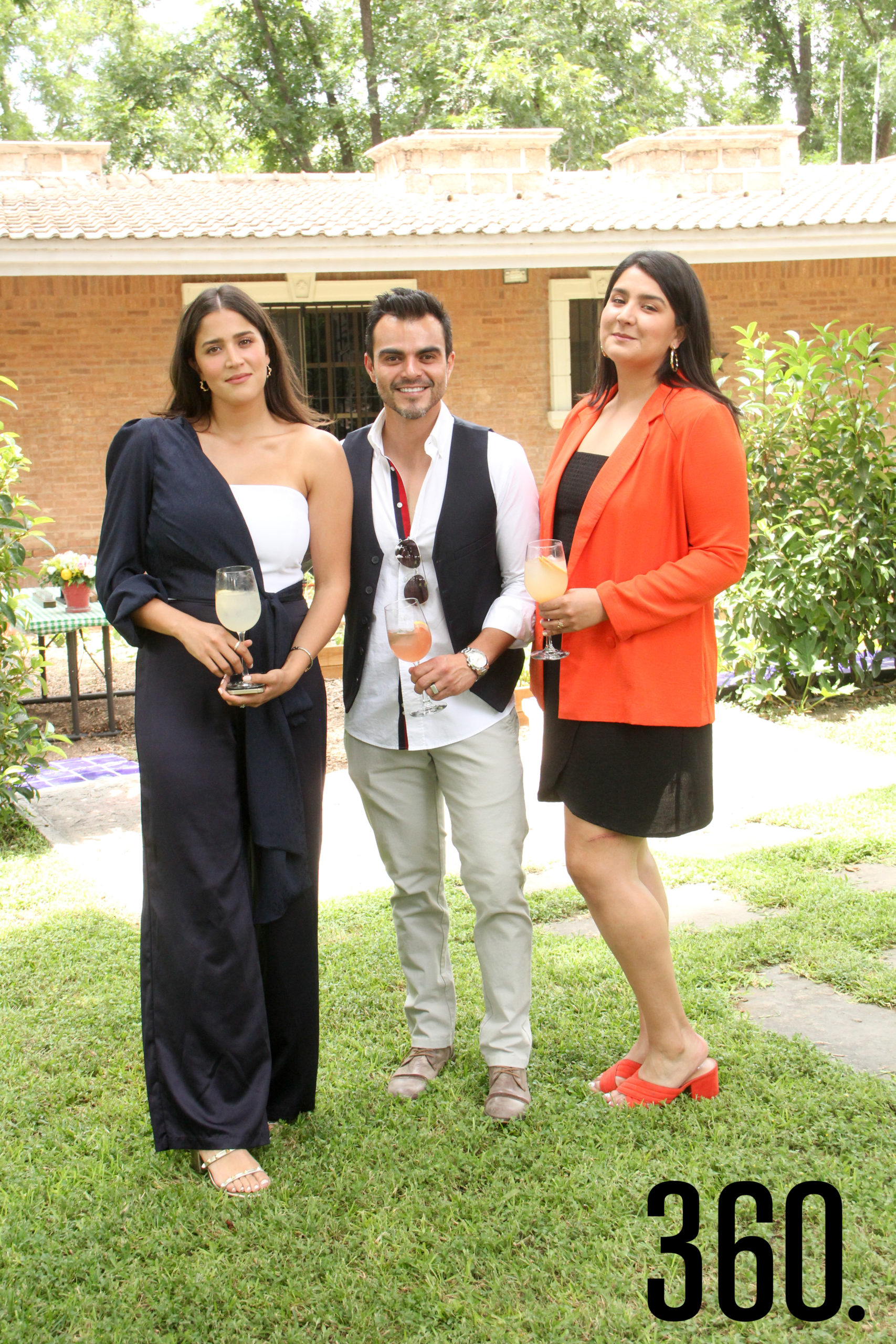 Andrea Flores, Ricardo Sandoval y Alejandra Flores.