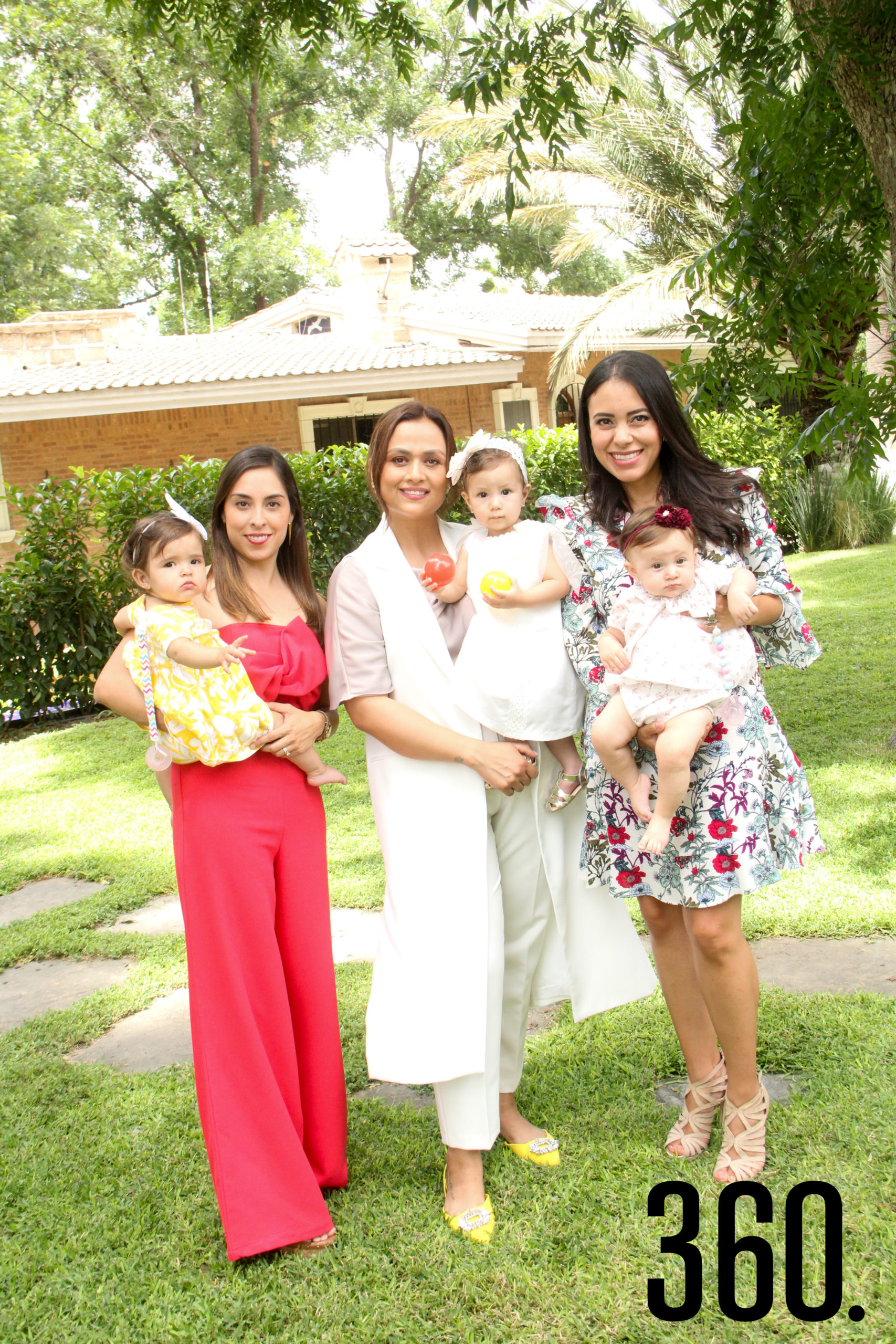 Fernanda Valdéz, Valeria López, Ale Sandoval, María Kuijt, Daniela Aguado e Isabella Galleher.