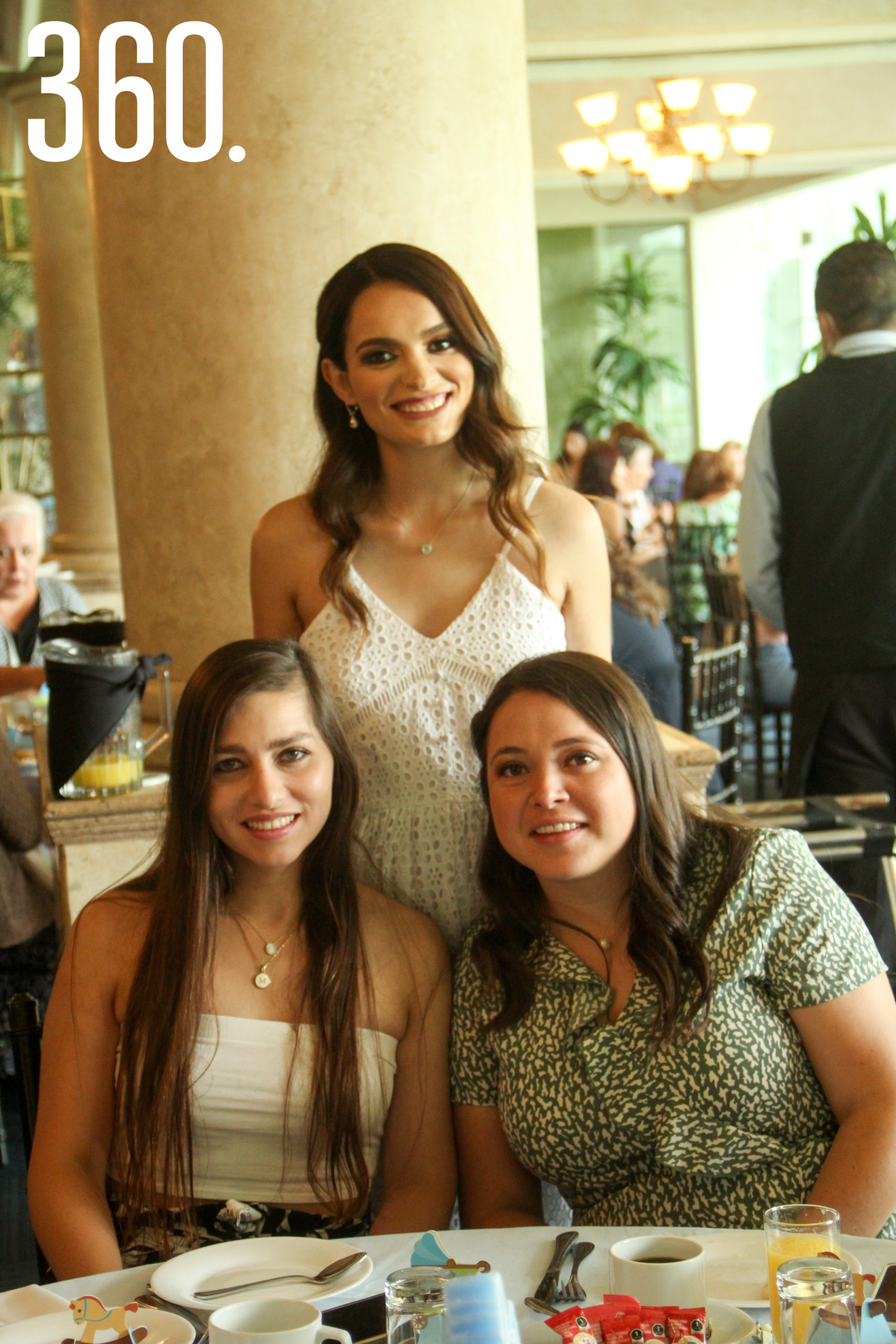 Amparo de las Fuentes, Mayra Moreira y Mariale Martínez.