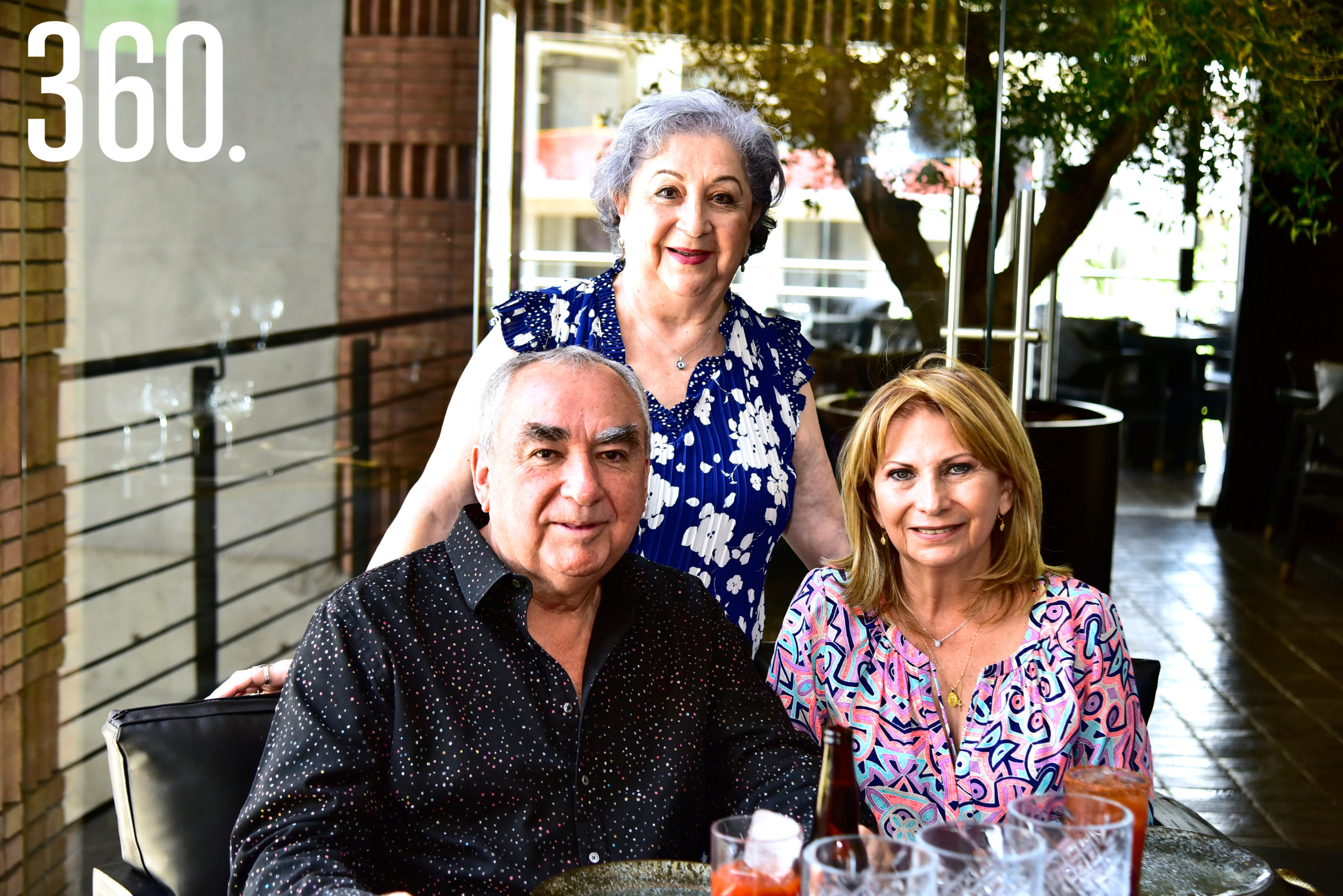 Martha Delia Mata, Mario Mata y Marisela Quintero de Mata.