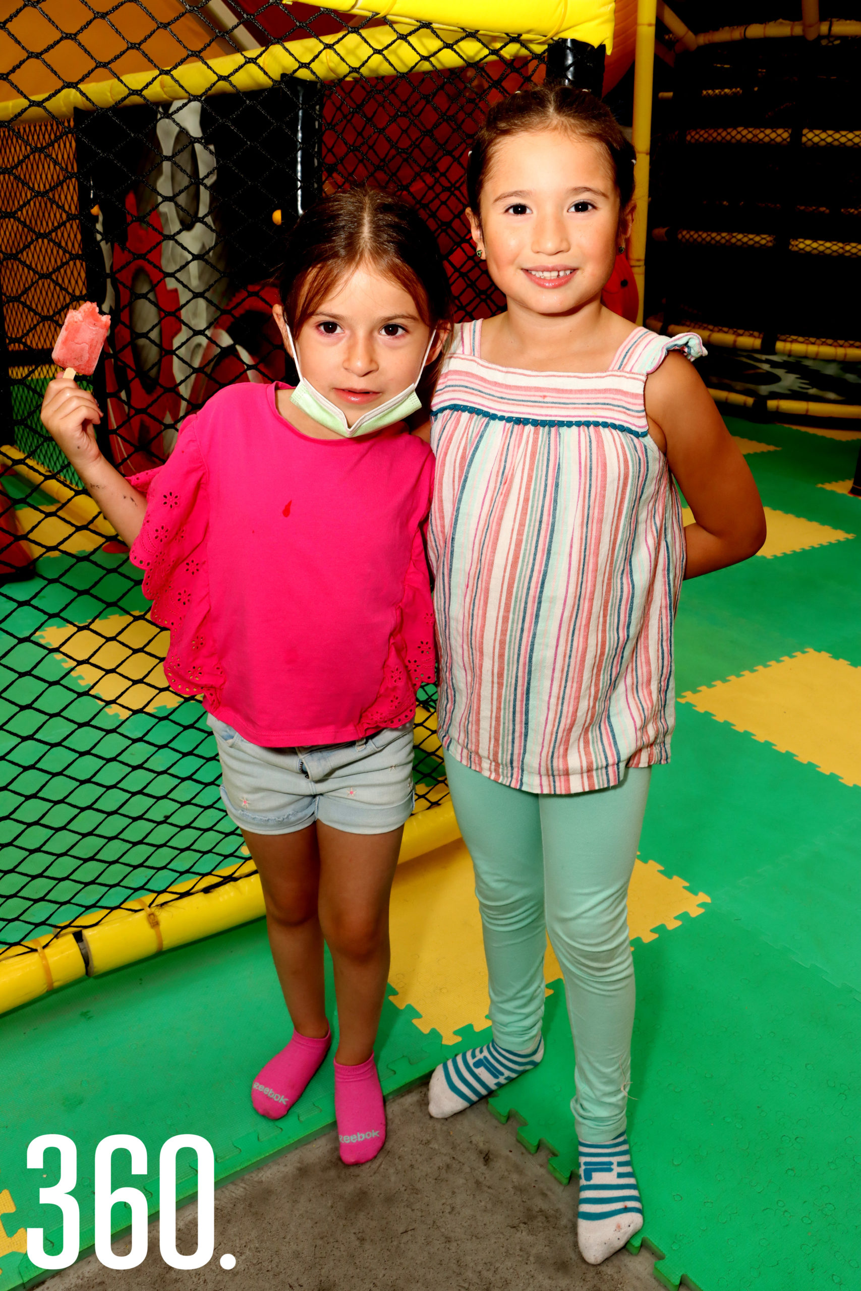 Elisa Garza y Danae Valdés.