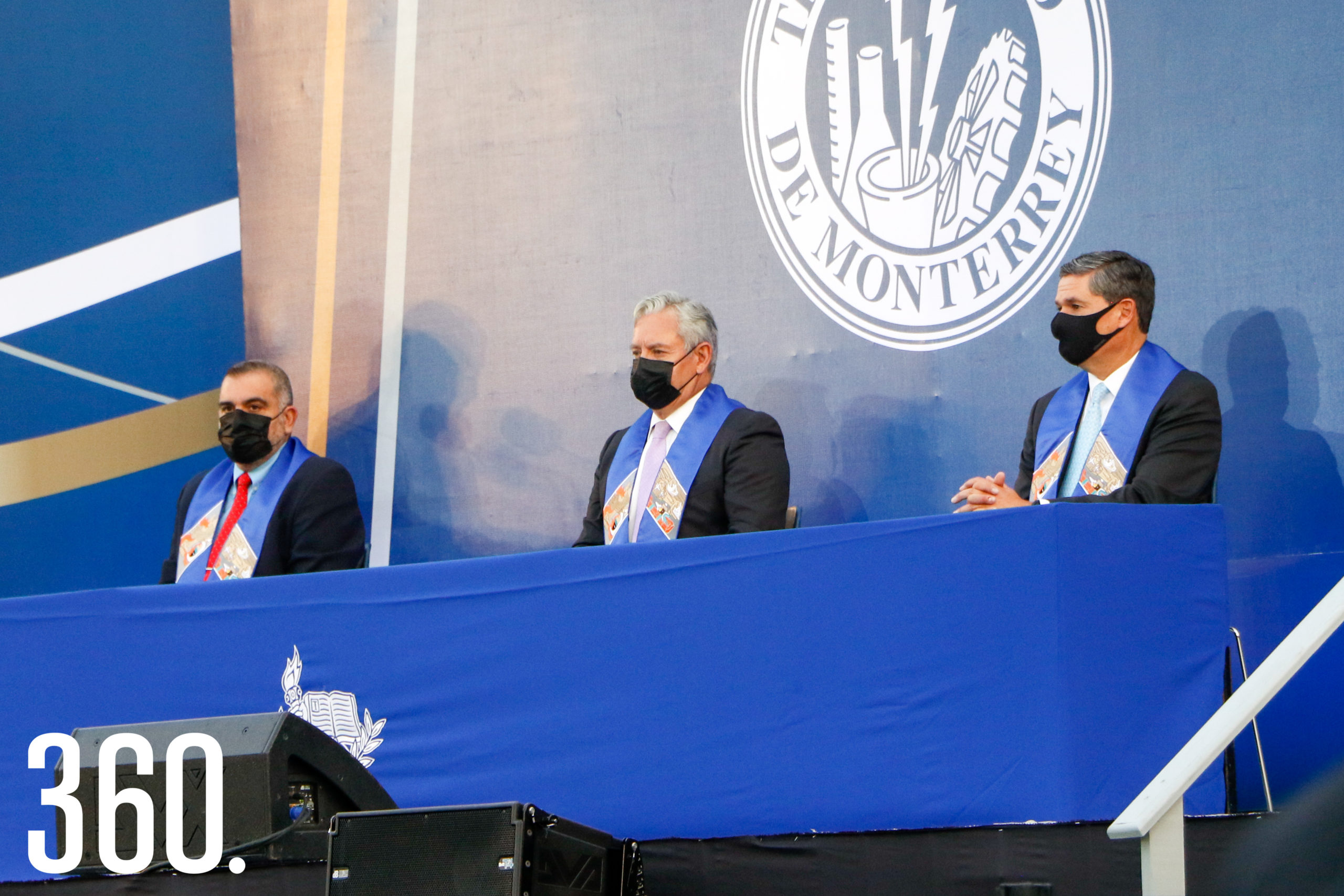 Gilberto Armienta, Mario Adrián Flores y Juan Carlos López, autoridades.