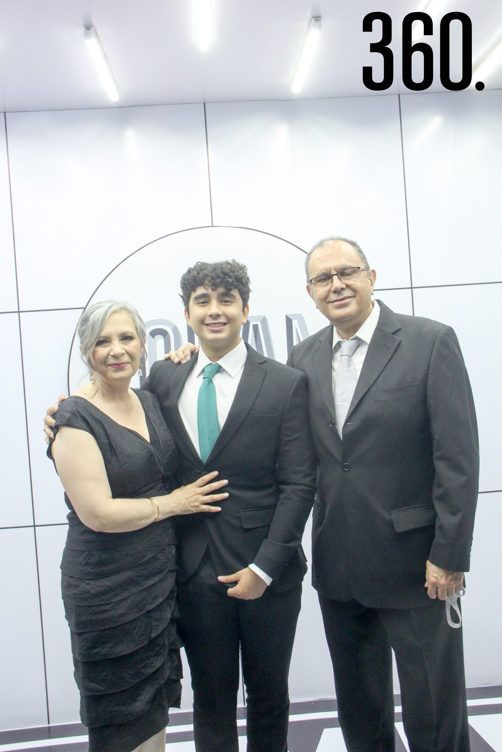 Edith Casim, Adán Díaz Nara y Adán Díaz.