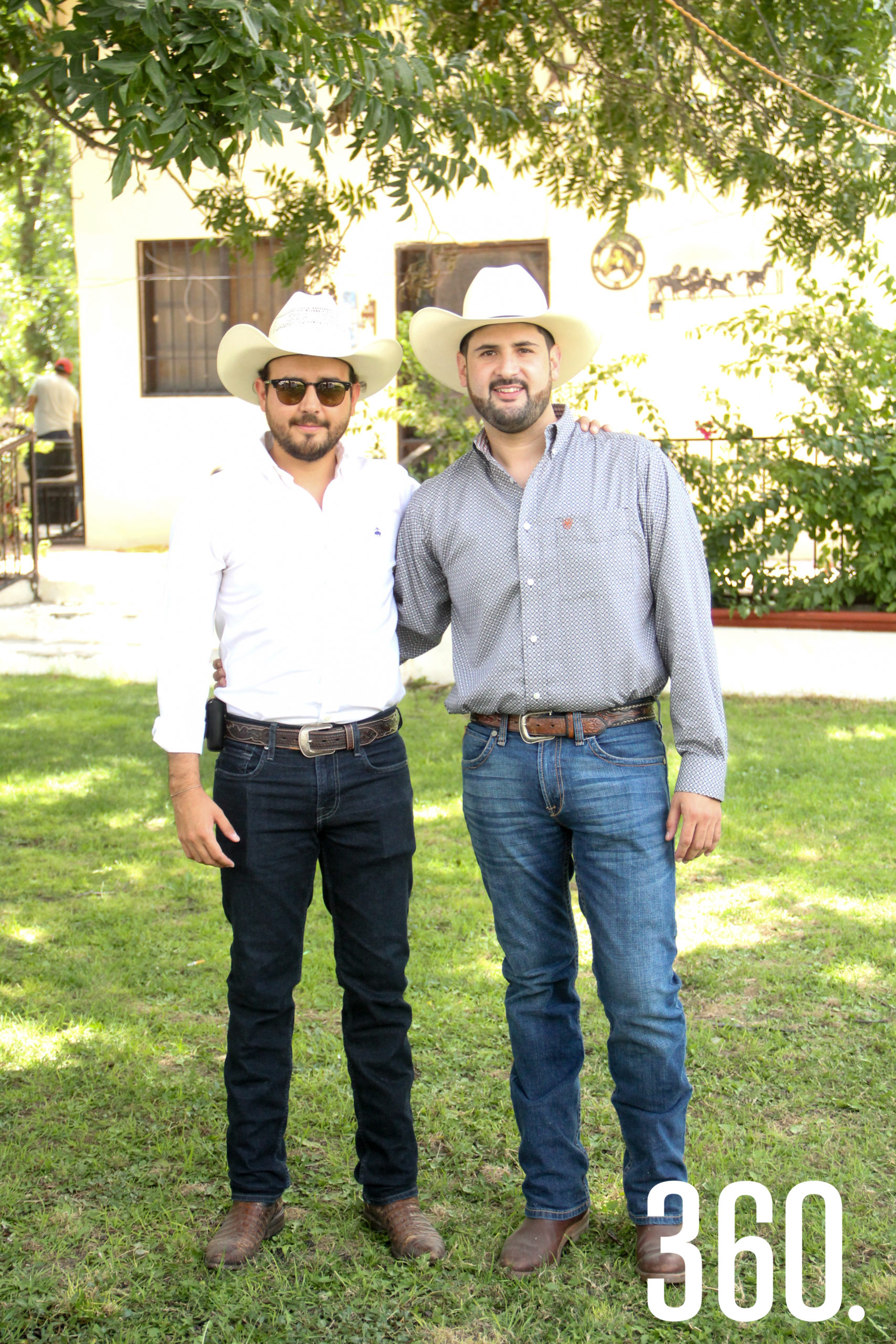 Eduardo Dávila y Carlos Dávila.