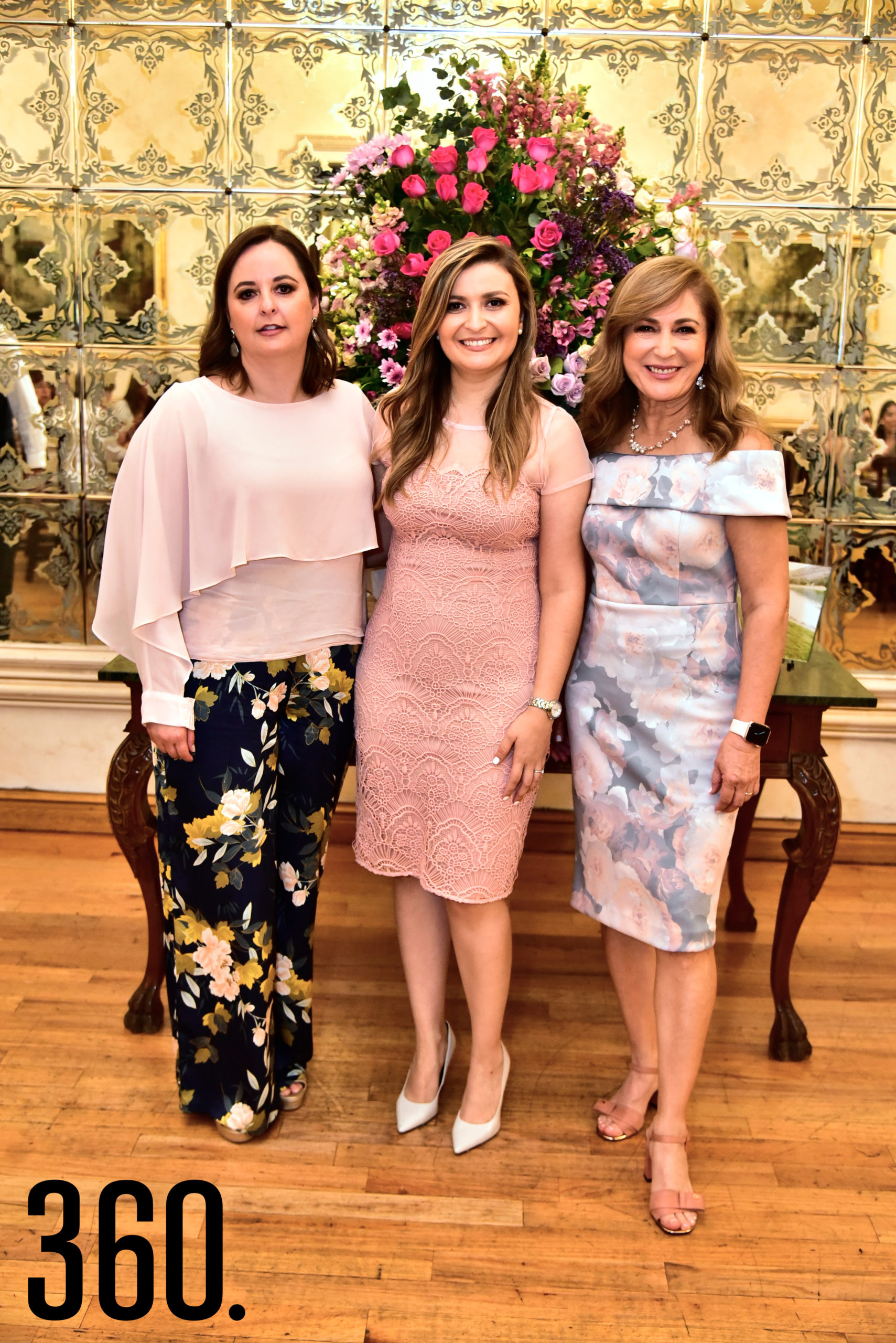 Cecilia de la Garza Martínez con las organizadoras Cecilia Martínez y su cuñada Miriam Fuentes.