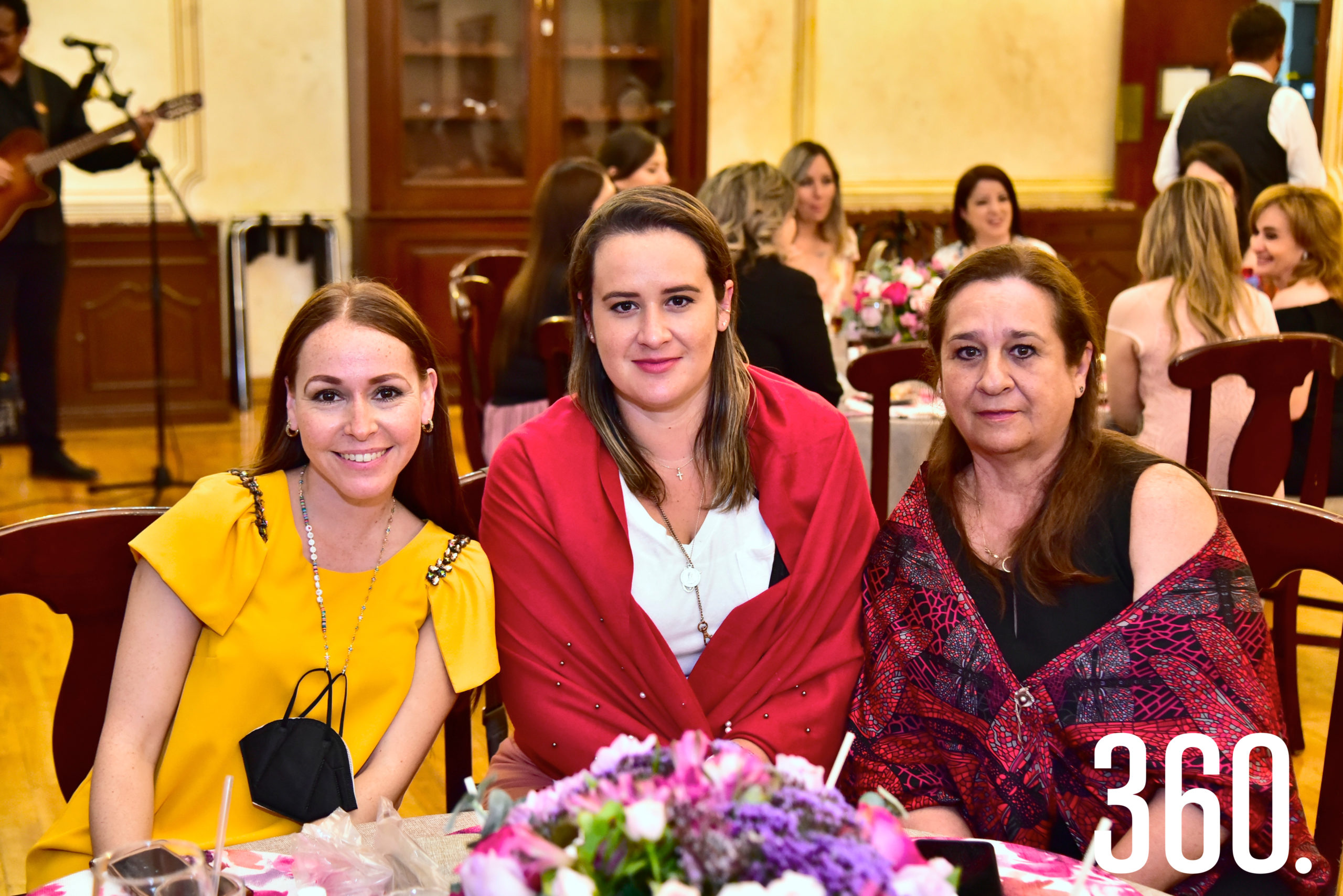 Liz Treviño, Beatriz Fraustro y Beatriz Dávila.