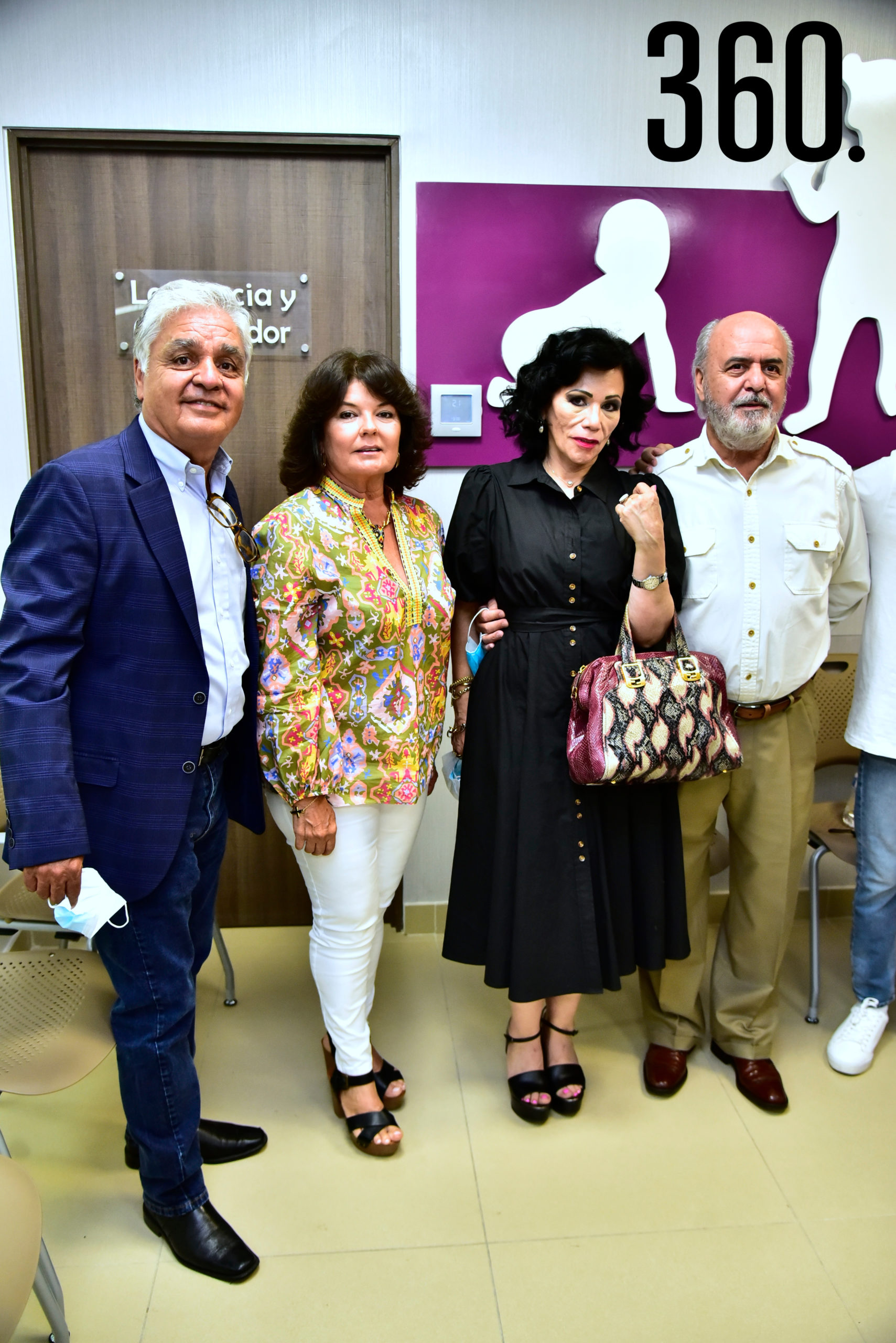 Jorge Valdez, Adriana Ceballos de Valdez, Yolanda de Álvarez y Pablo Álvarez.