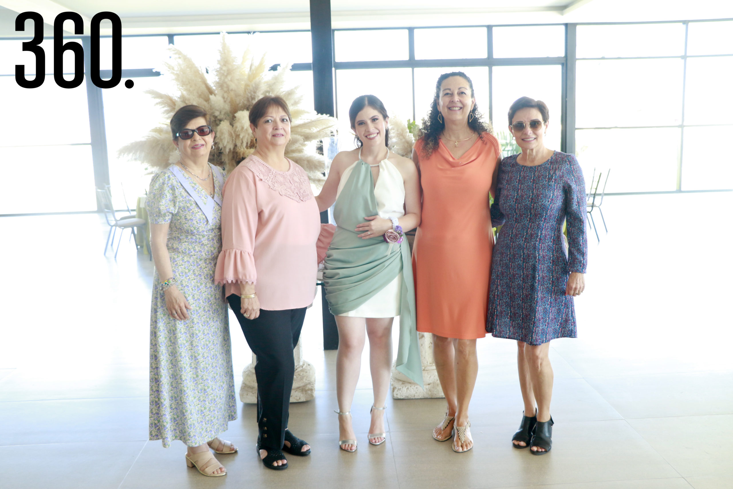 Irma Ramos, Doris Ramos, Andrea Fuentes, Aracely Ramos, y María Elena Rodríguez.