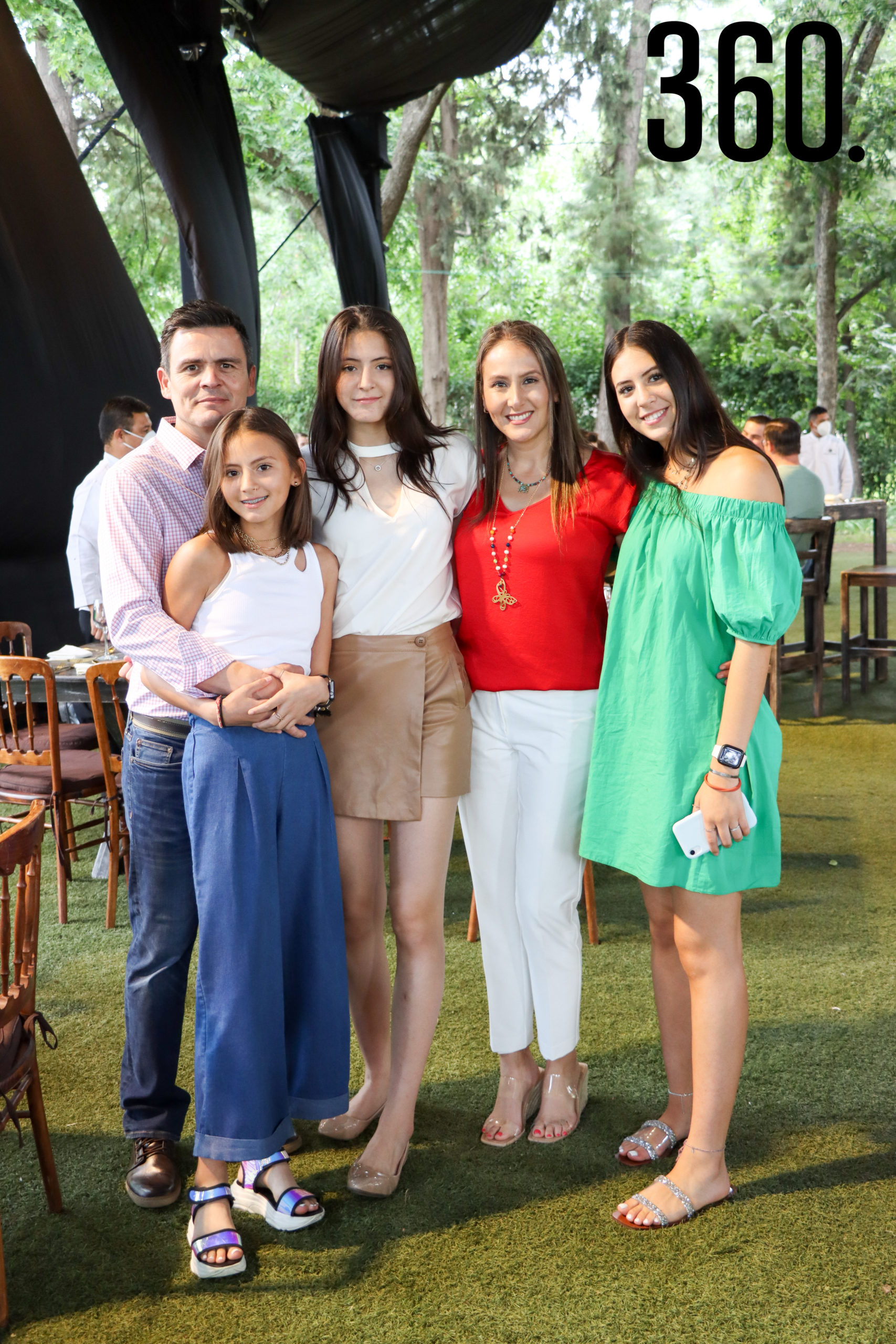 Emerson, Luciana, Mariángela, Tamara y Ana Paula Medina.