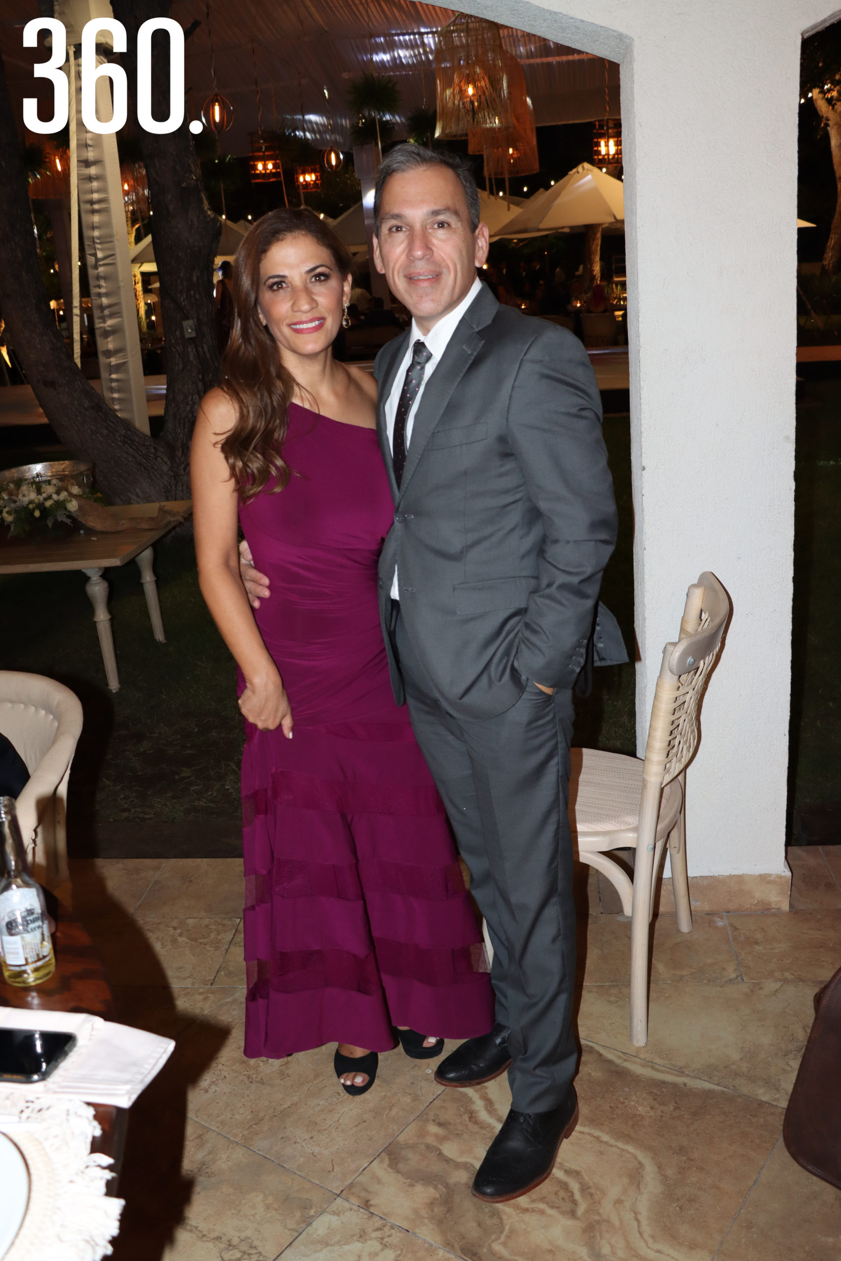 Rosa Elva y Yolanda Méndez.