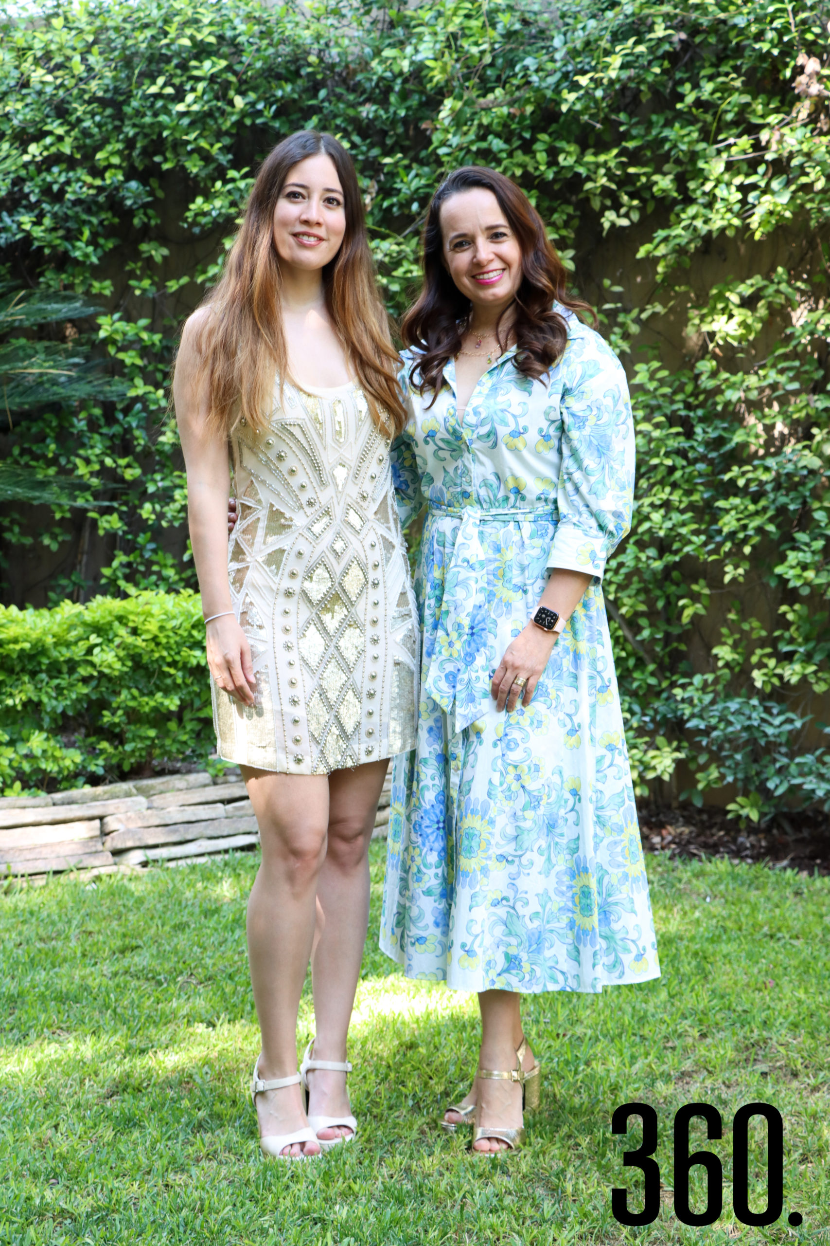 Nora con su madre, Nora Martínez.