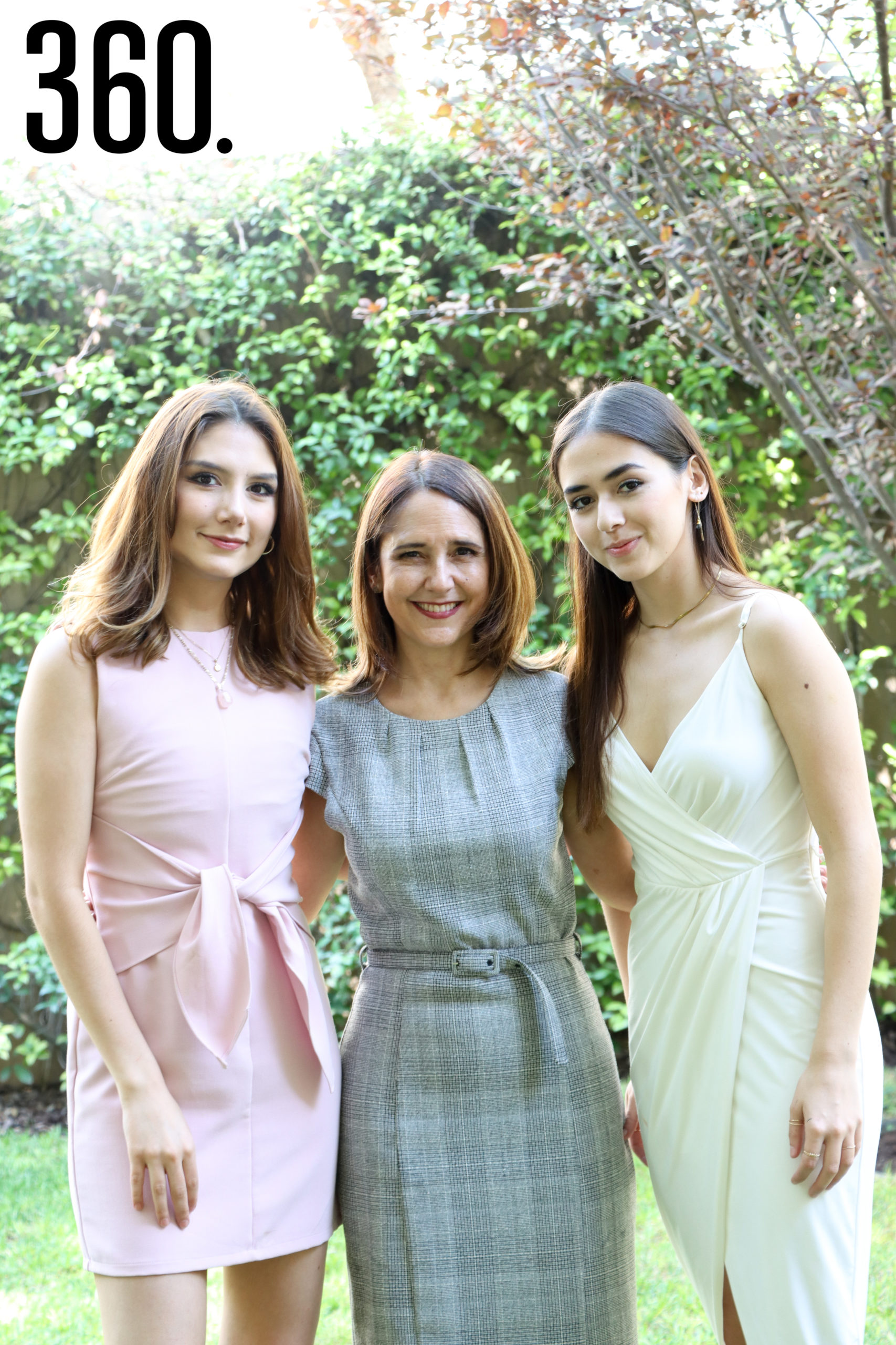 Betty Vallarta, Betty Cárdenas y Karla Vallarta.