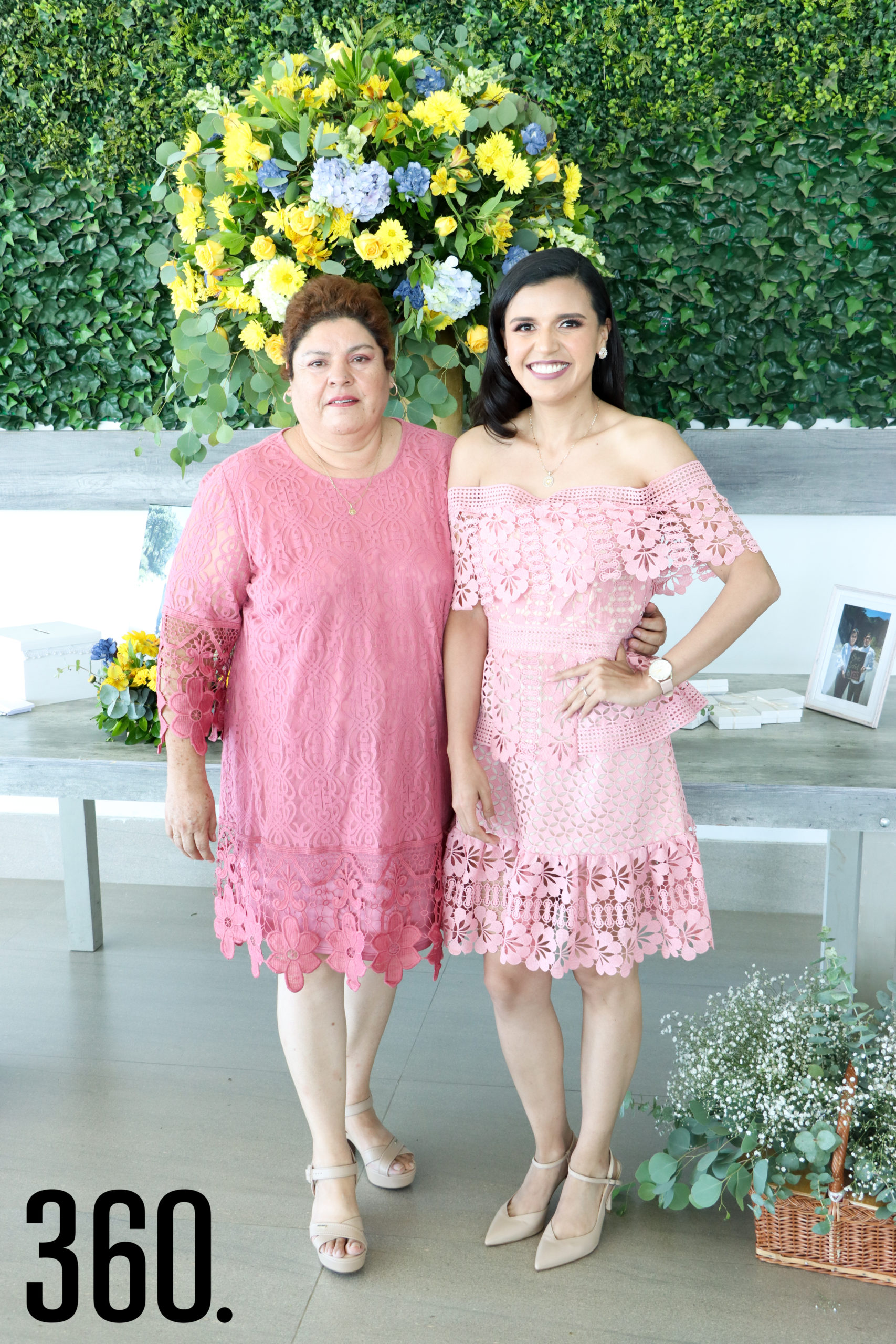 Sheila con su madre, Justina Orozco.