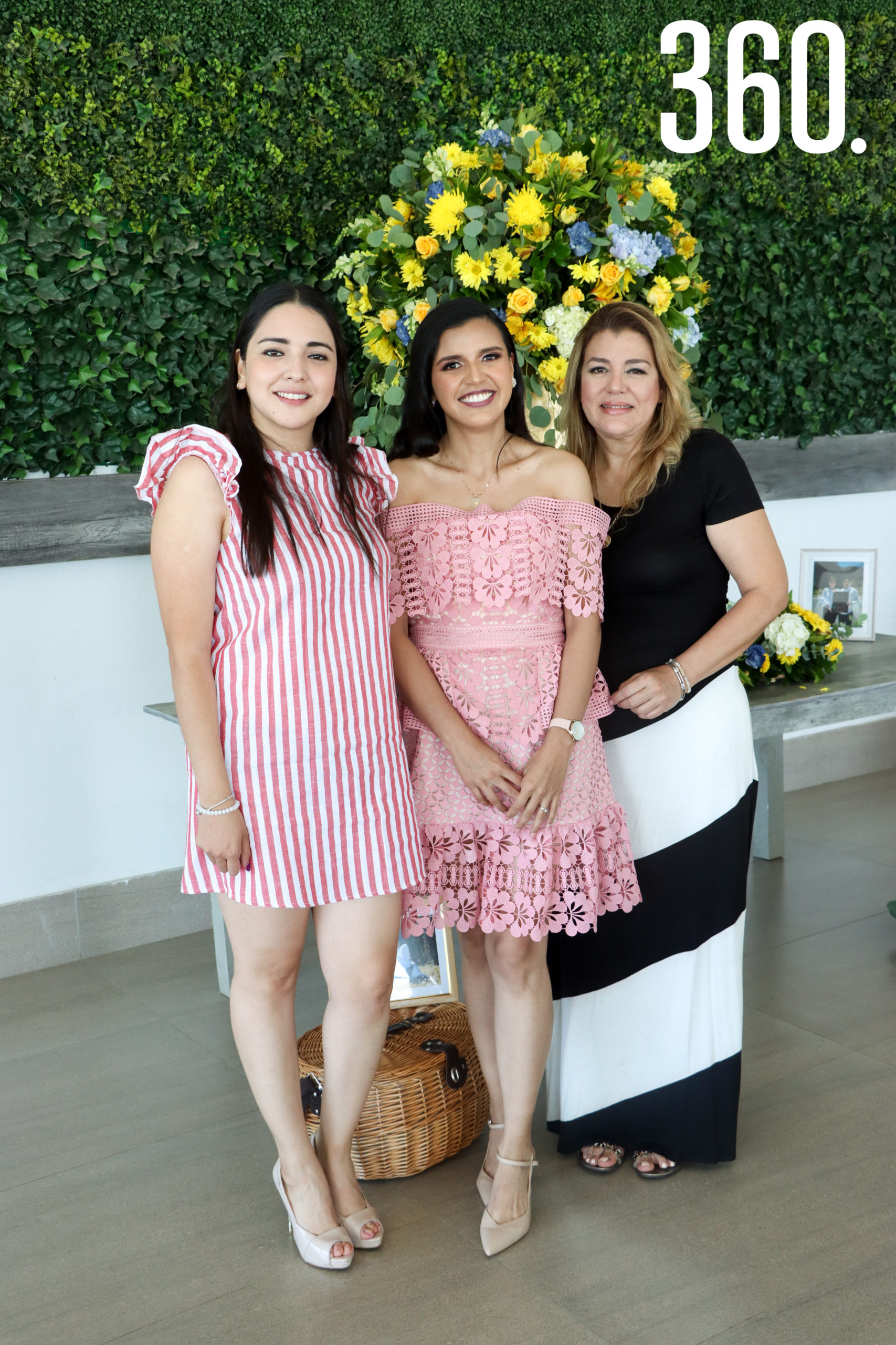 Sheila con Vero Herrera y Rocío Franco.