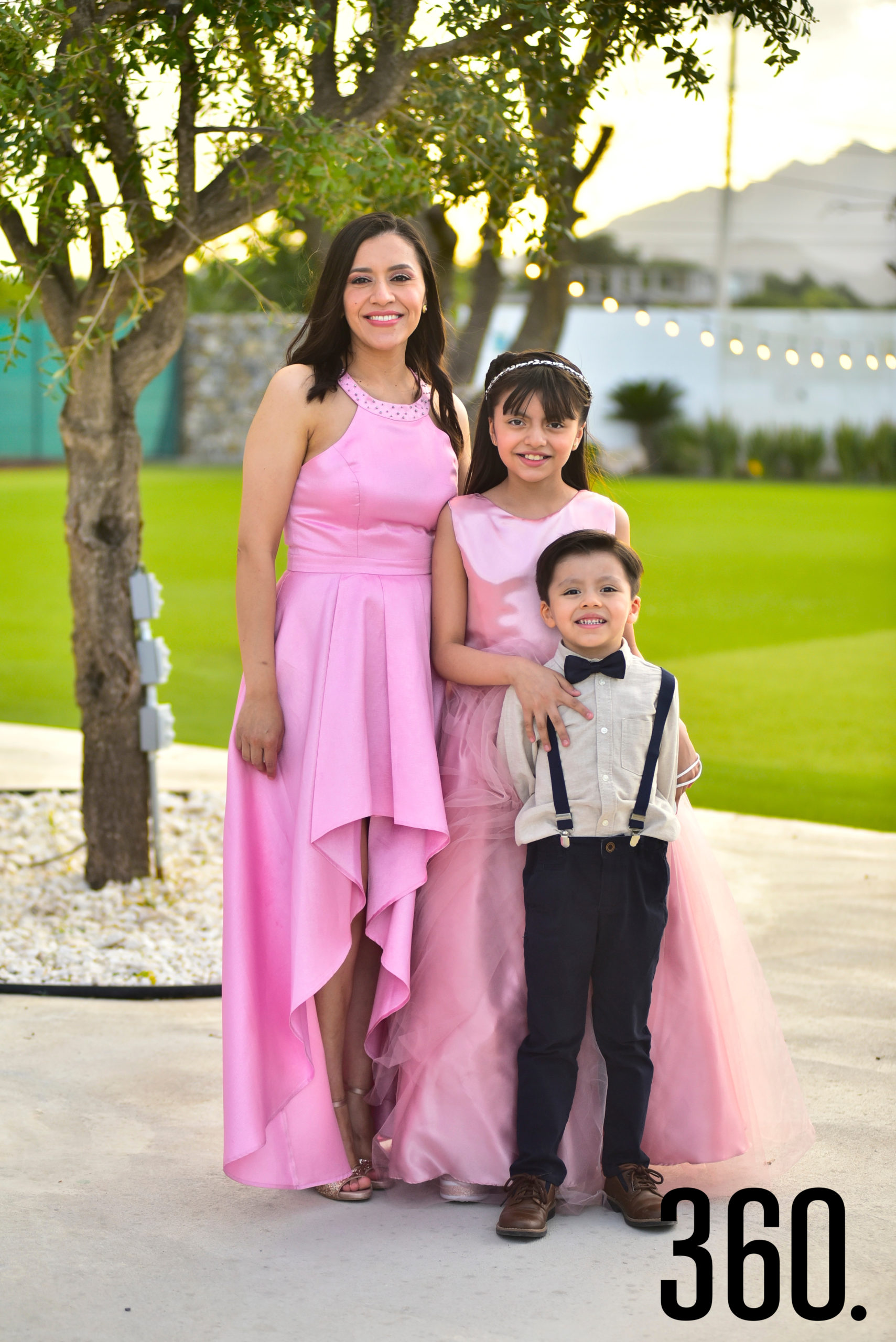 Patricia Trujillo, Ángela Cordero y Diego Cordero.