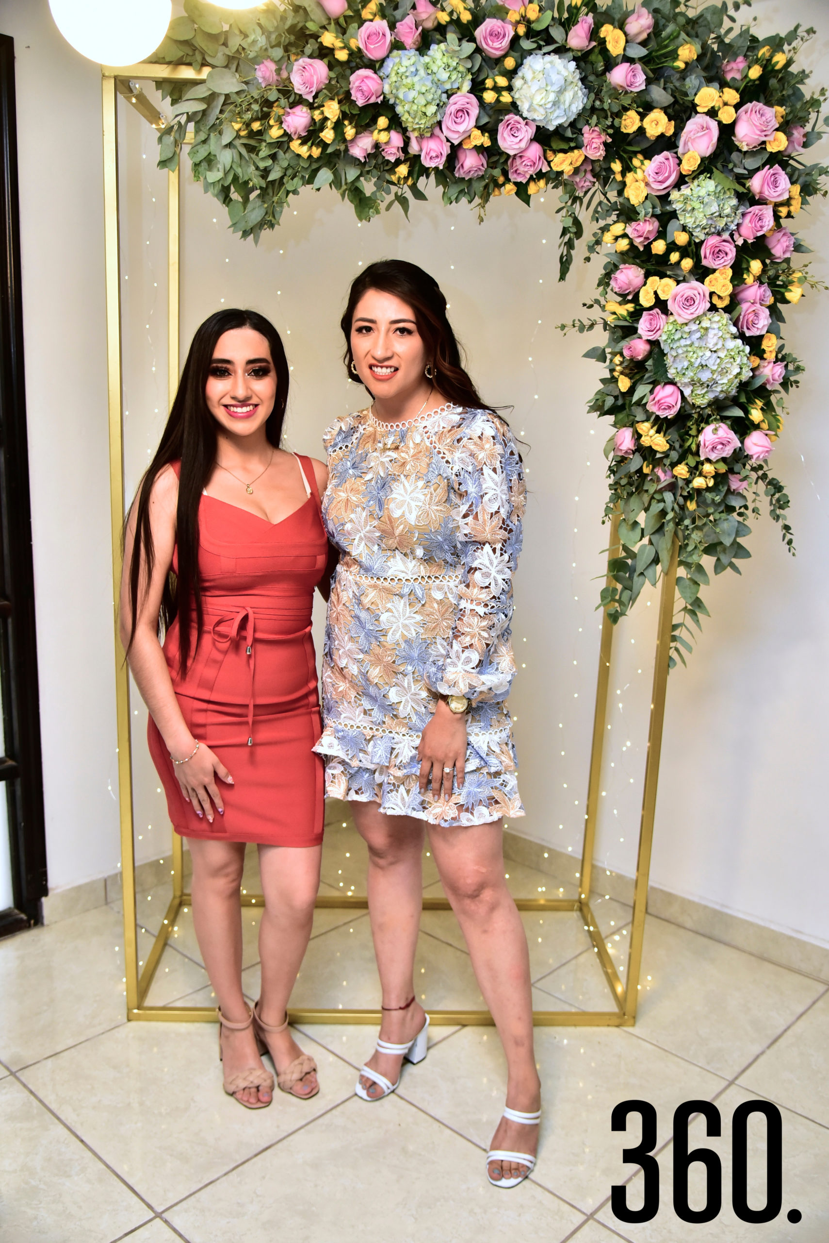 Janeth Espinosa con su hermana Nereida Espinosa.