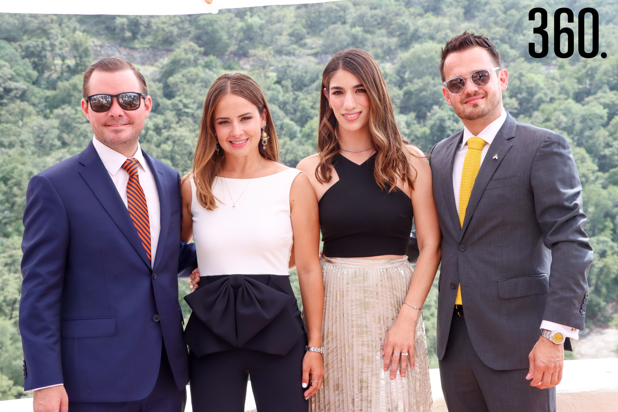 José Carlos Robles, Gaby Montemayor, Camila Montemayor y Salvador Chavarría.