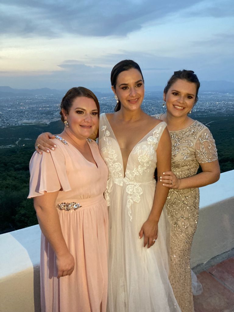 Lorena, Ana Lucía y Adriana Paz.