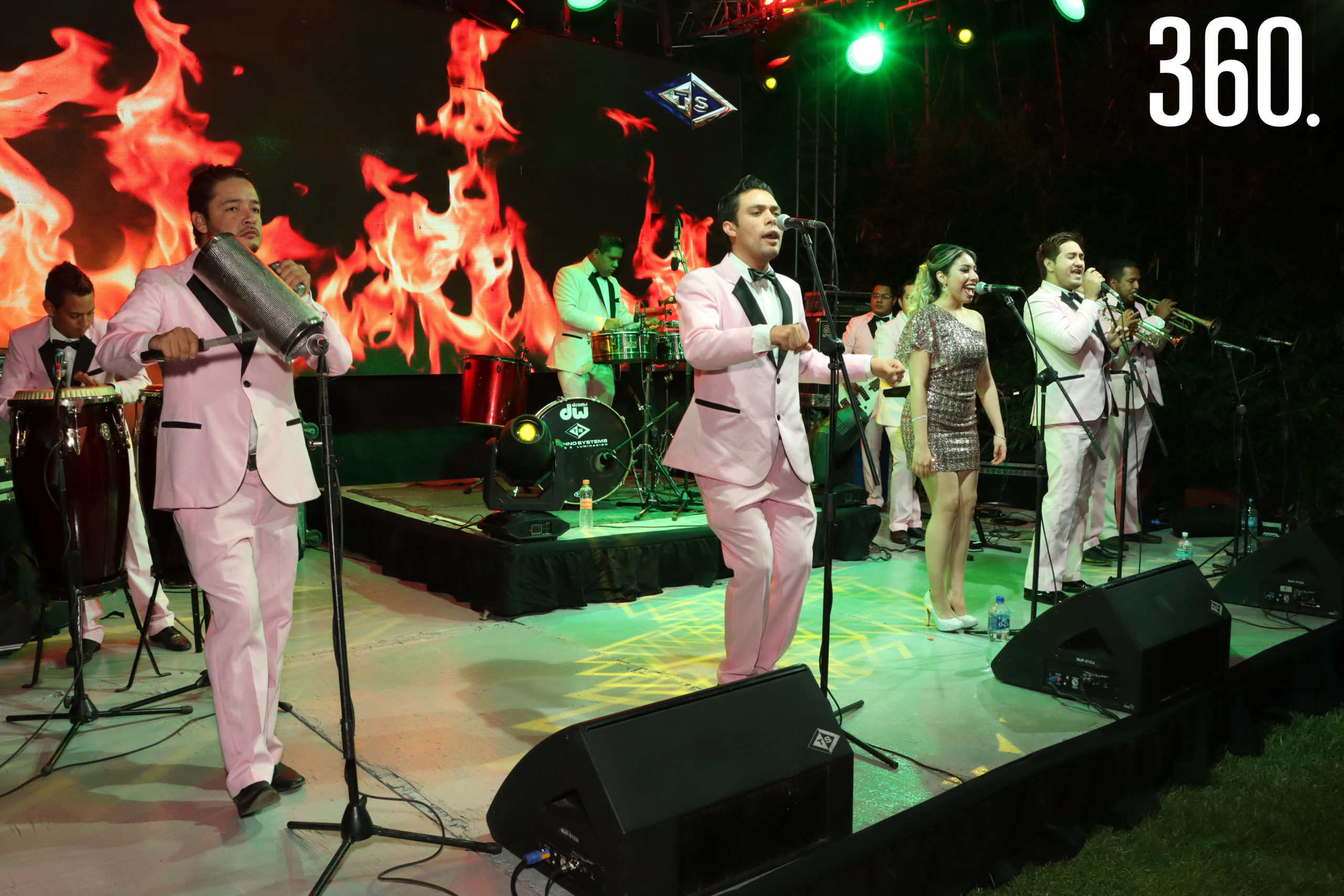 La Sonora Dopamina amenizó la boda de María Alejandra y Jorge.