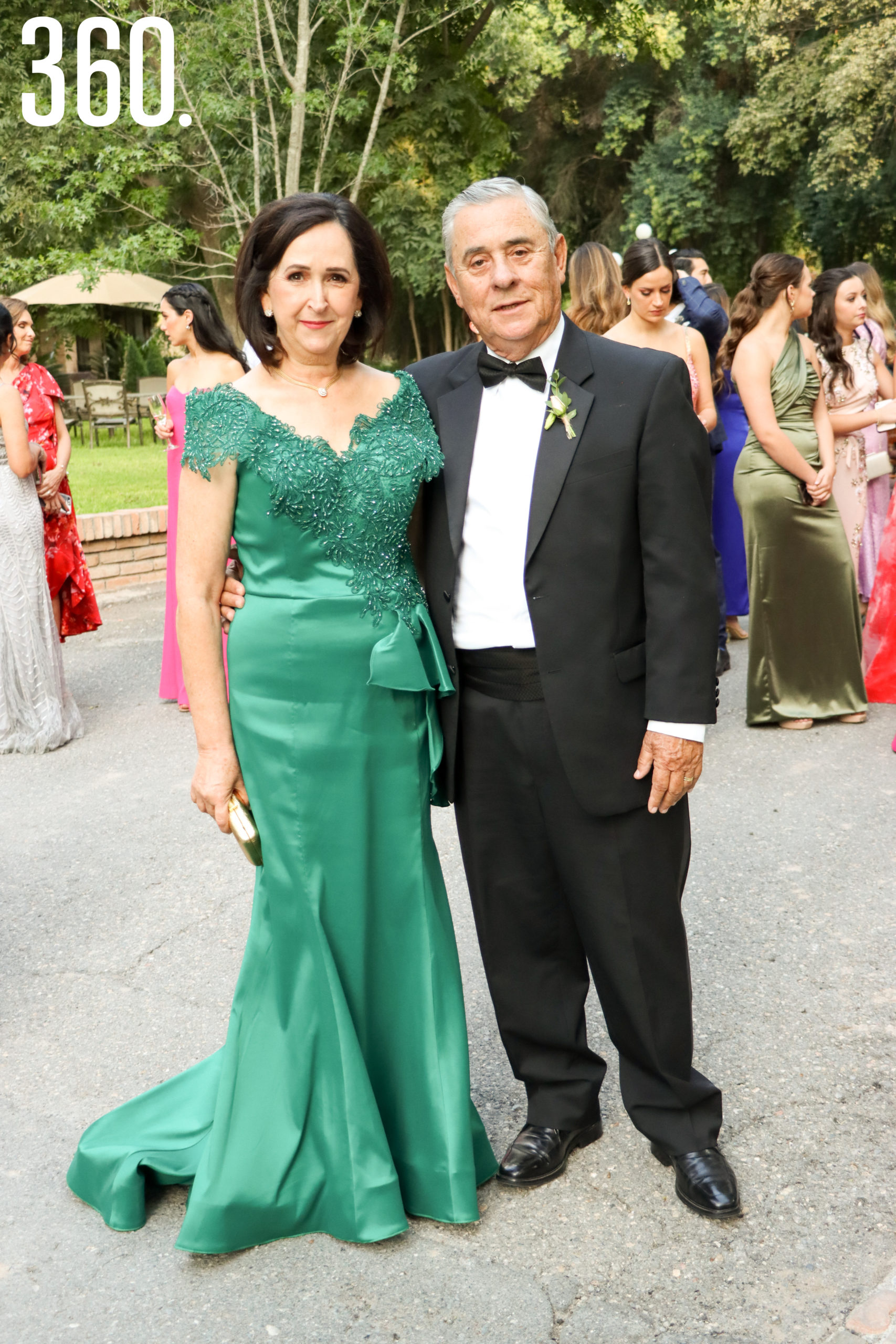 María Alicia López y Manuel Diego, padres del novio.