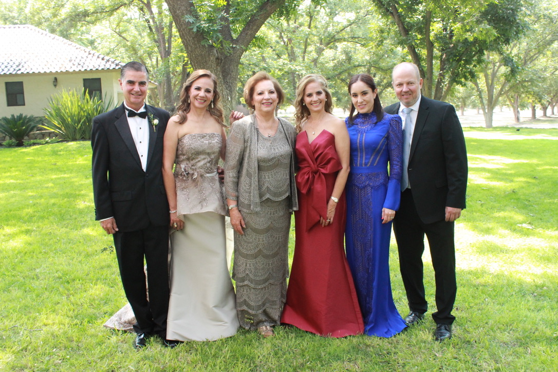 Marco Antonio Morales, Silvia Estela De la Peña, Silvia Estela de las Fuentes, Liliana De la Peña, Maru y Carlos De la Peña.